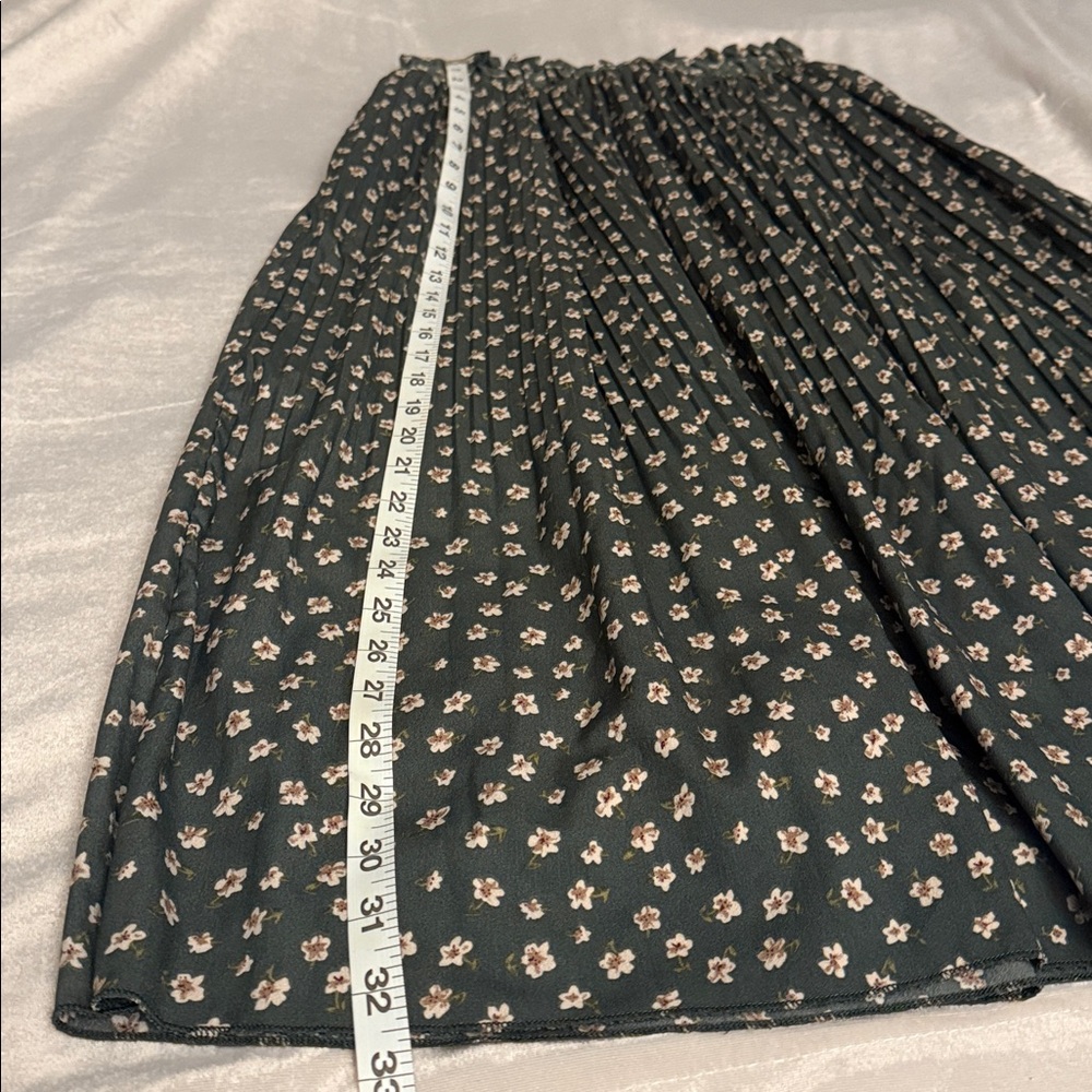 EXLURA Women's Olive Floral Pleated Maxi Skirt - Picture 7 of 8